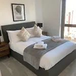 Icona - Spacious Brand New Apartment In York Centre!