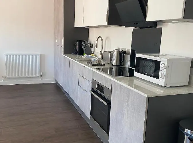 Icona - Spacious Brand New Apartment In York Centre!
